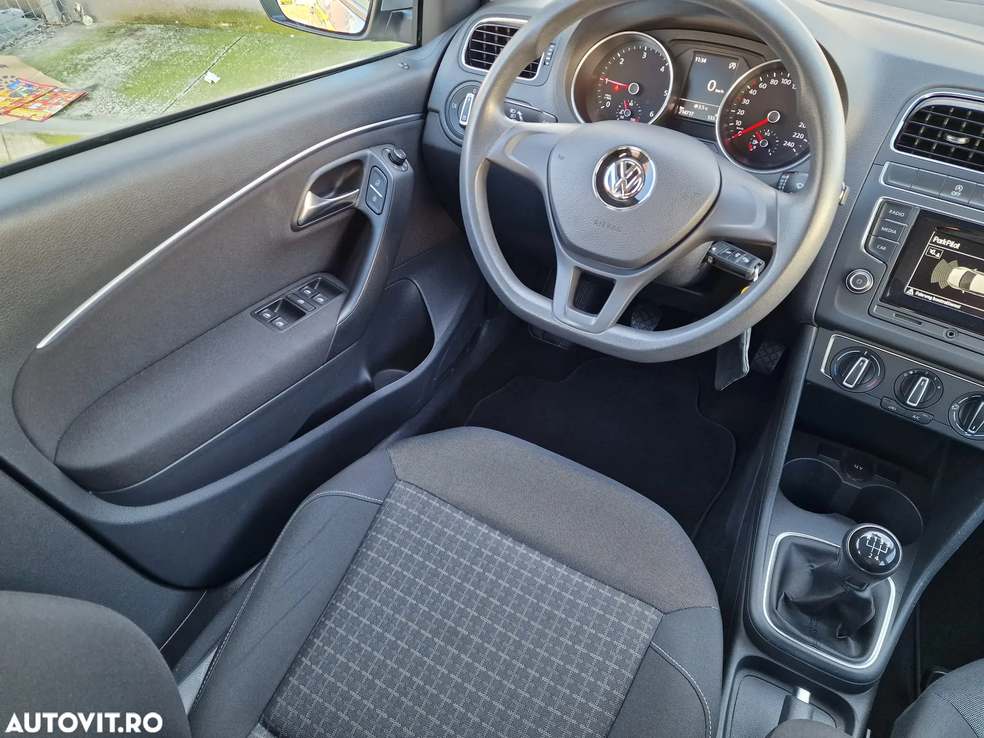 Volkswagen Polo 1.4 TDI (Blue Motion Technology) Comfortline - 12