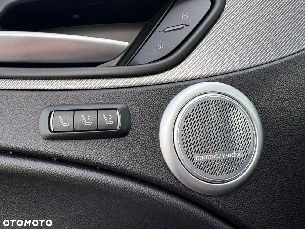 Alfa Romeo Stelvio - 18