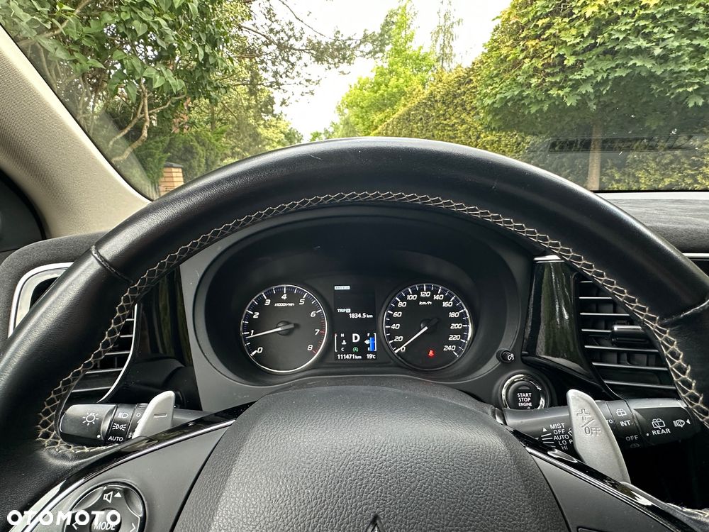 Mitsubishi Outlander - 17