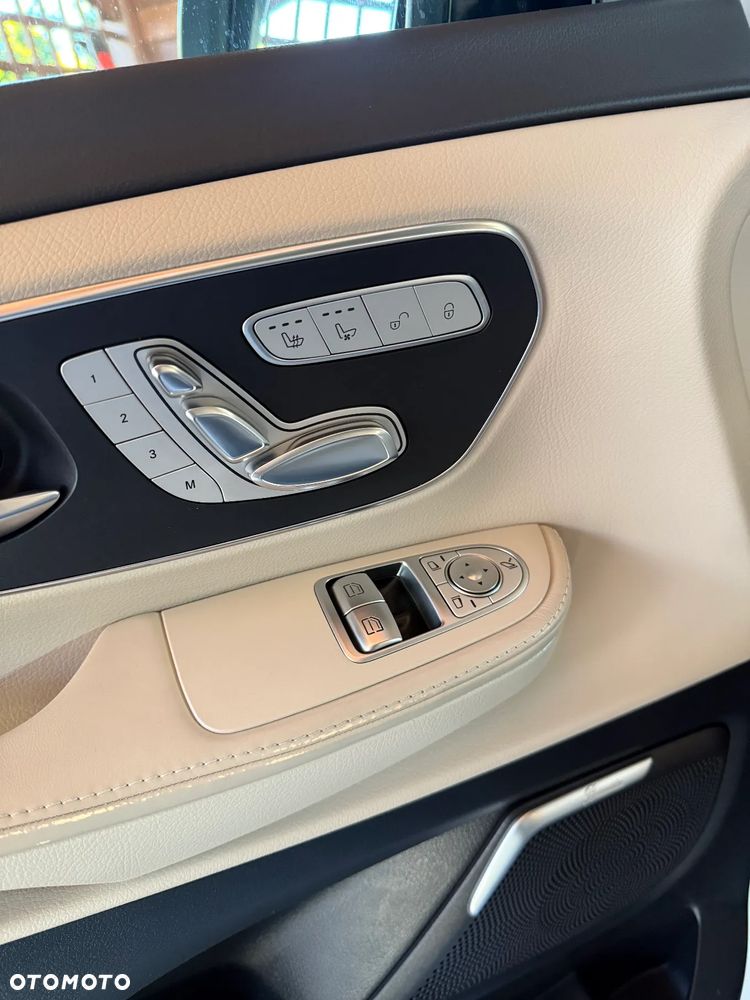 Mercedes-Benz Klasa V 300 d 4-Matic Avantgarde 9G-Tronic (d³ugi) - 11