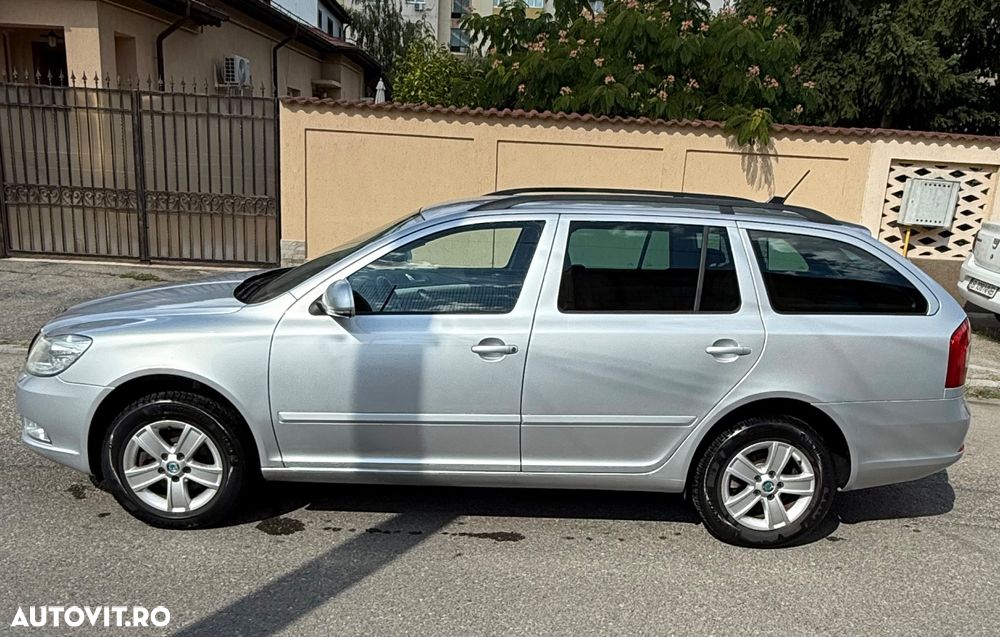 Skoda Octavia Combi Diesel 1.6 TDI DSG Ambition - 3