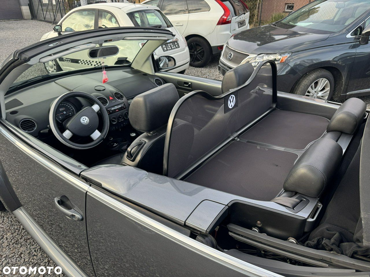 Volkswagen New Beetle - 5