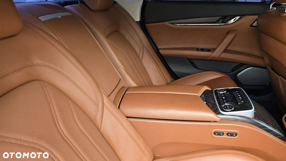 Maserati Quattroporte - 29