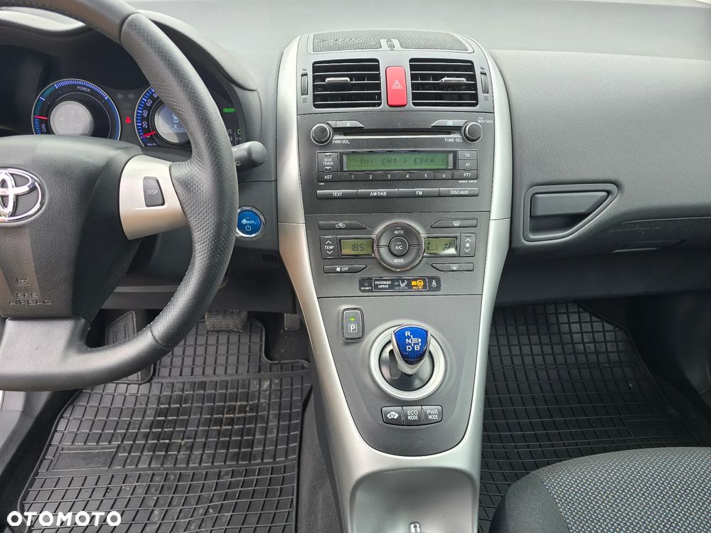 Toyota Auris 1.8 HSD Sol - 27