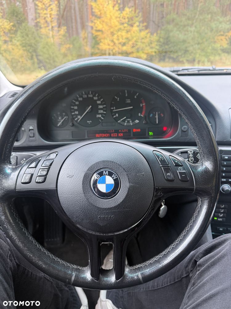 BMW 5 Series 2002 photo 2