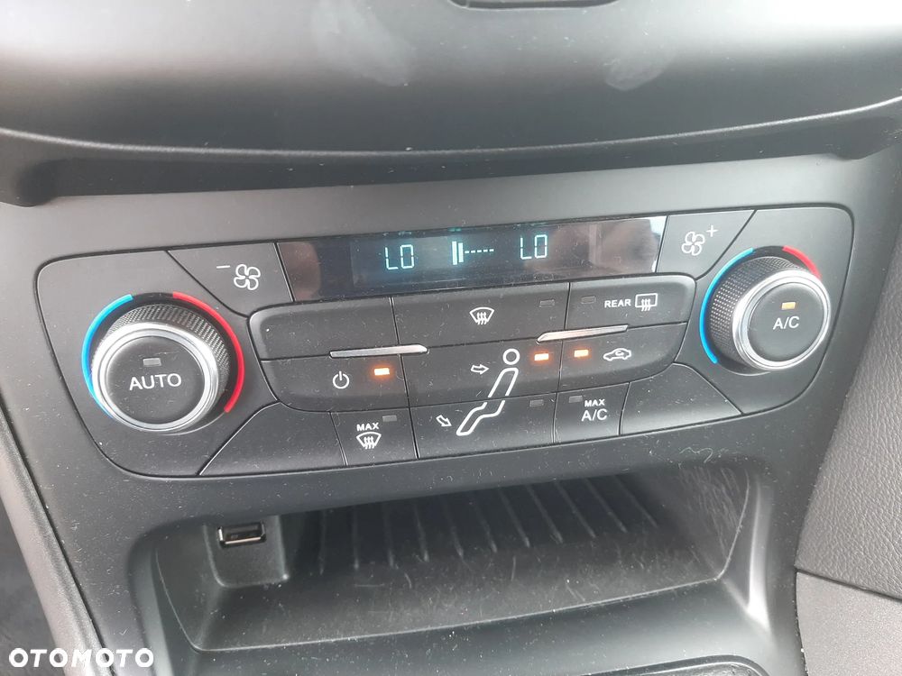 Ford Focus 1.0 EcoBoost Connected - 12