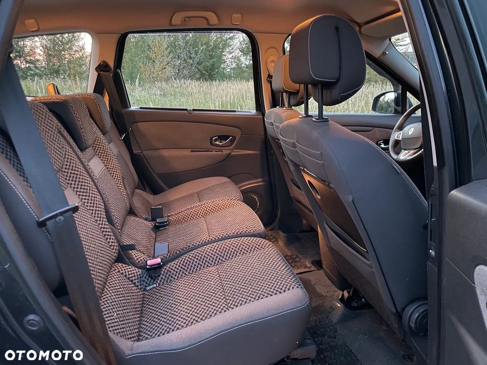 Renault Grand Scenic - 19