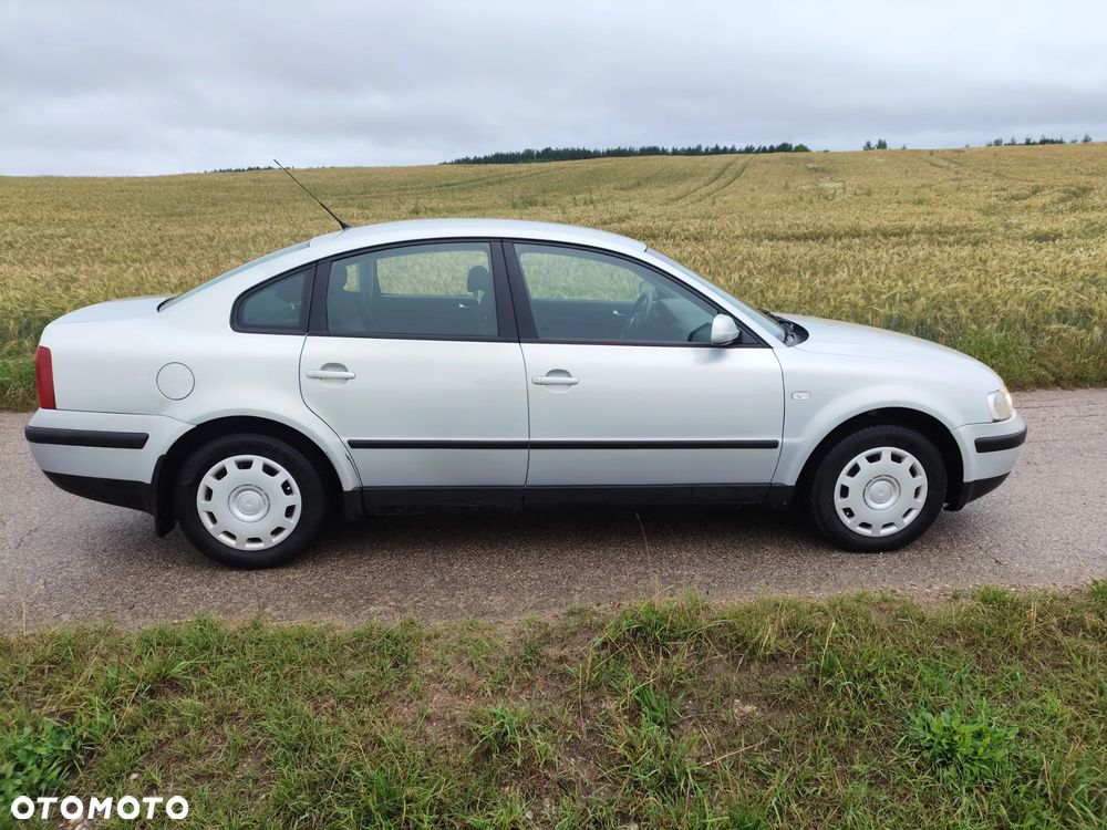 Volkswagen Passat 1.9 TDI Highline - 5