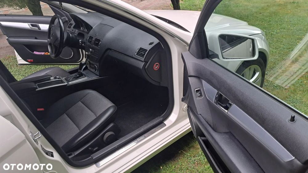 Mercedes-Benz Klasa C 180 BlueEFFICIENCY 7G-TRONIC Avantgarde - 13