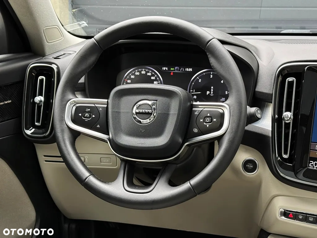 Volvo XC 40 - 32