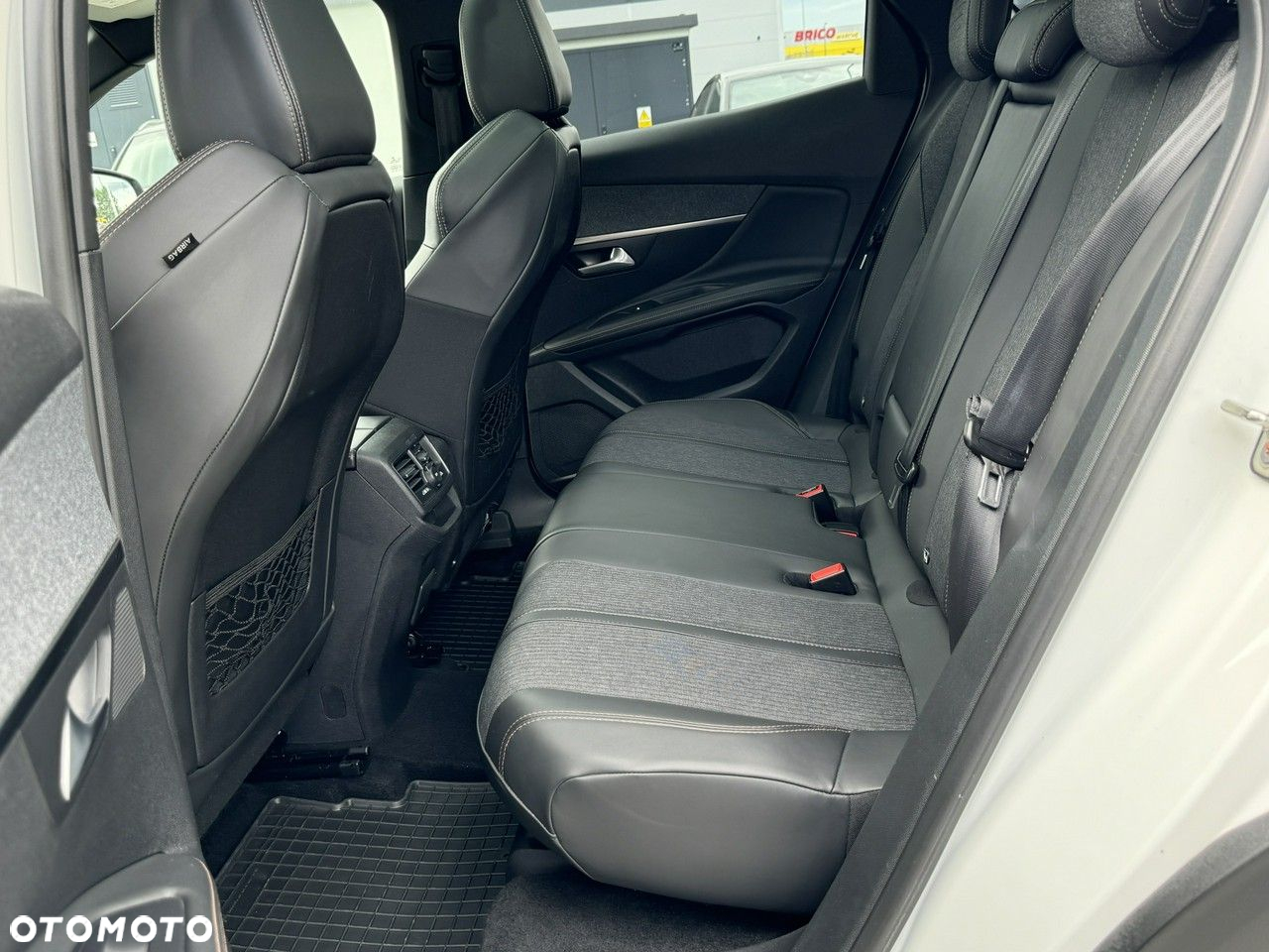 Peugeot 3008 PureTech 130 Stop & Start GPF EAT8 GT - 32