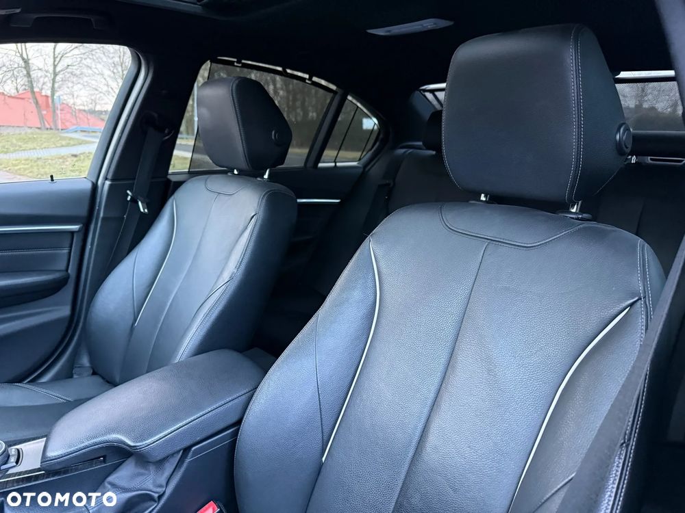 BMW Seria 3 320d Edition Luxury Line Purity - 13