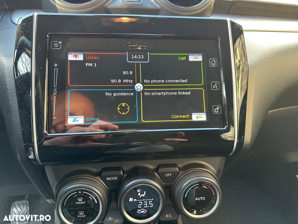 Suzuki Swift 1.2 Dualjet 12V AllGrip MHEV Spirit - 4