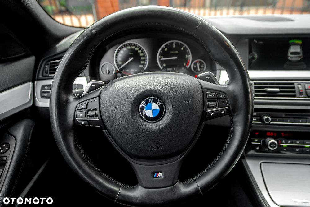 BMW Seria 5 525d xDrive Touring Luxury Line - 23