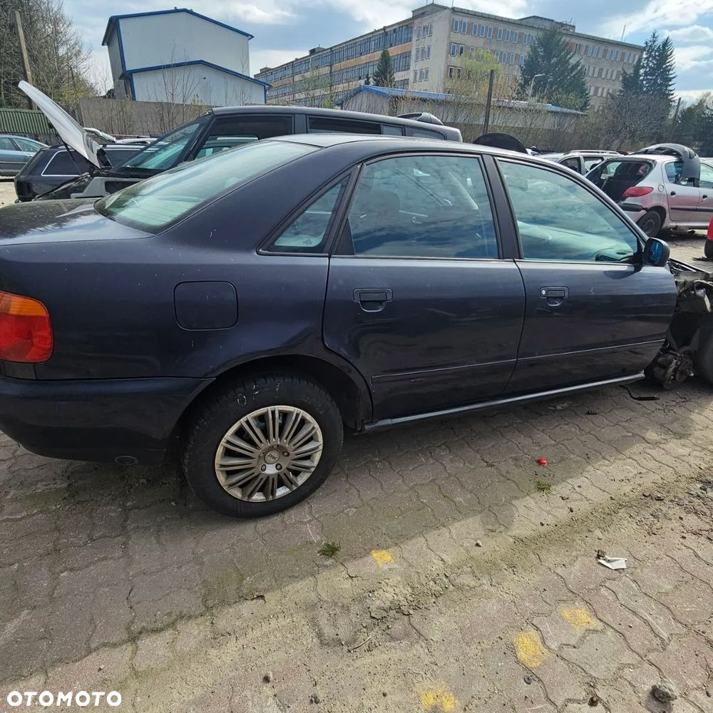 Audi A4 (sedan) 1996r 1,8 B 92 kW/ (kod lak: LY5L) - 2