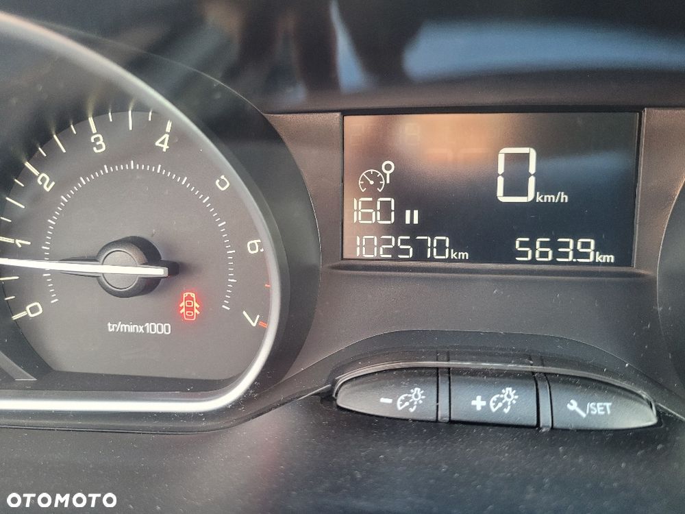 Peugeot 208 1.2 PureTech Style - 10