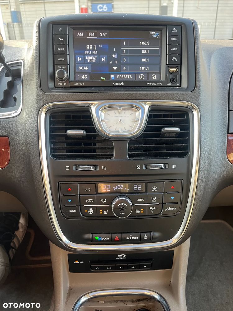 Chrysler Town & Country 3.6 Limited - 20