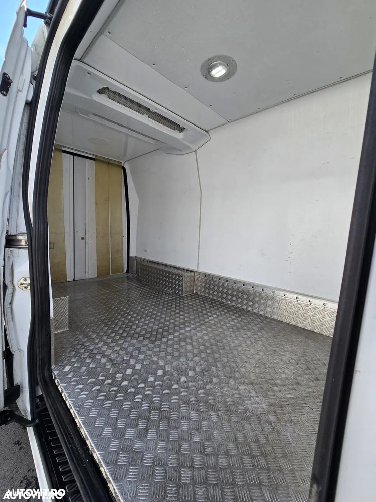 Mercedes-Benz Sprinter - 6