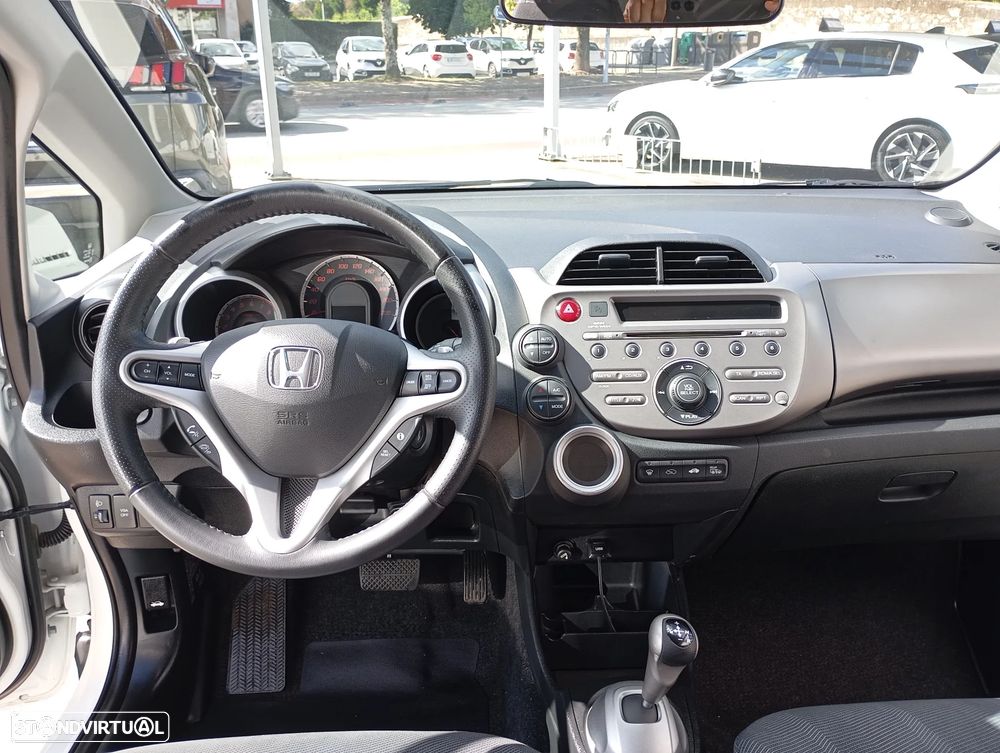 Honda Jazz 1.4 i-VTEC CVT Exclusive - 11
