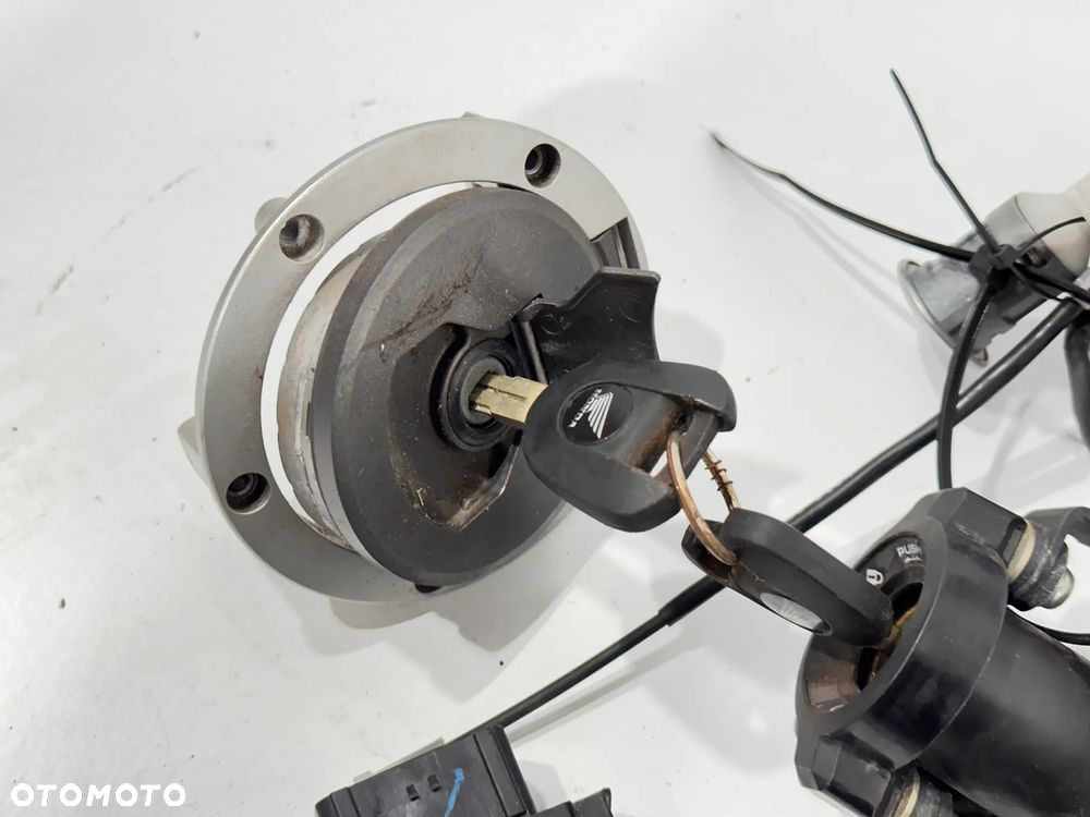 Stacyjka imo kpl. Honda CB650R 18-20r. - 3