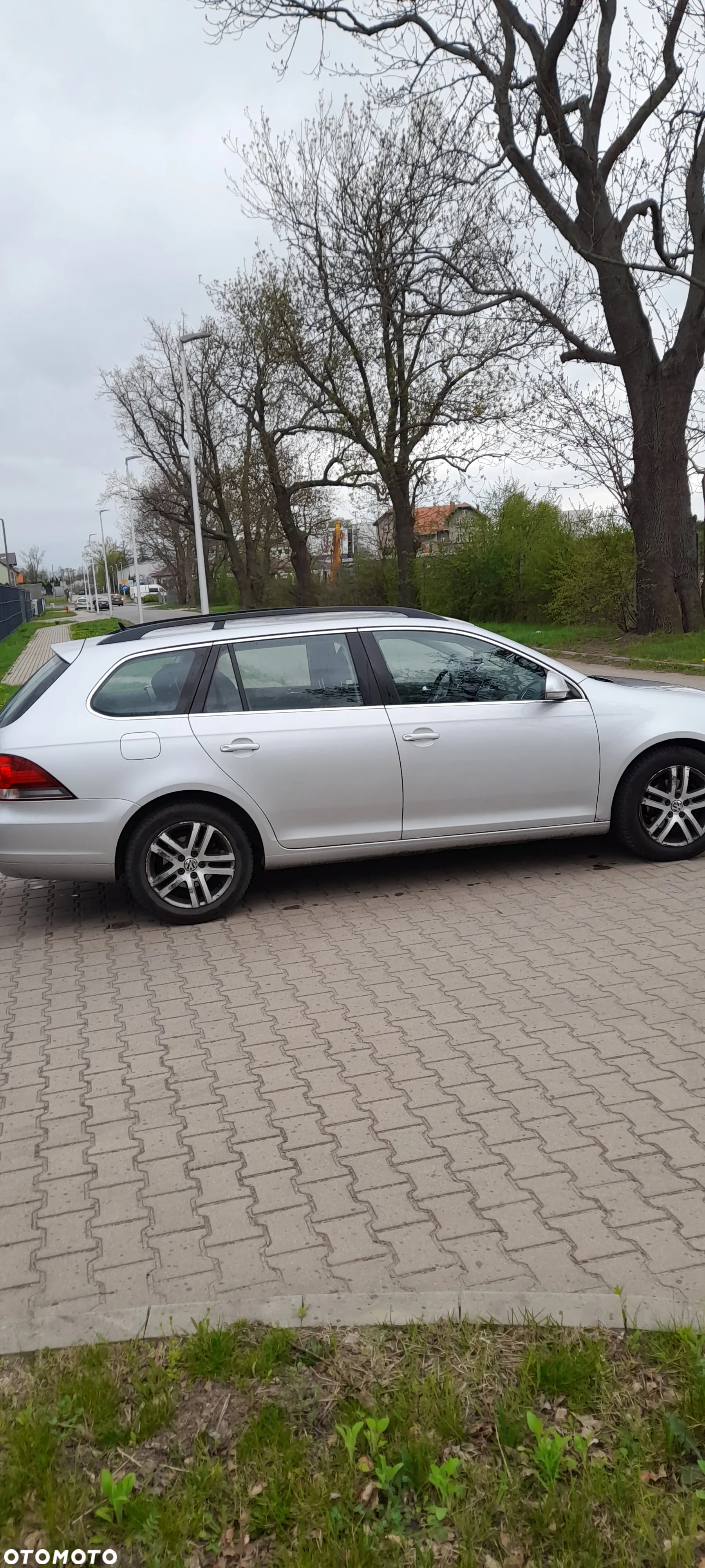 Volkswagen Golf VI 1.6 TDI Comfortline - 6