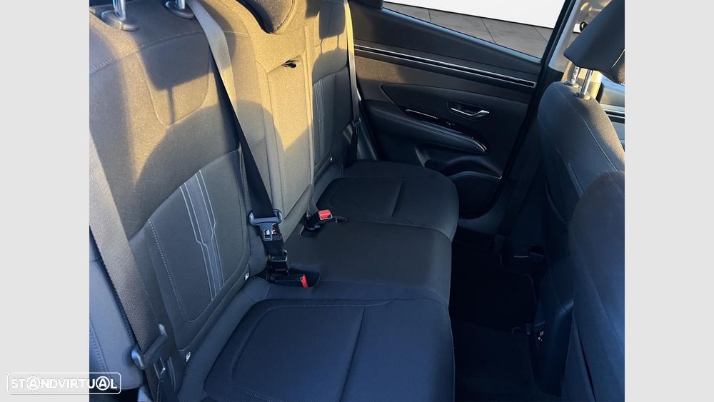 Hyundai Tucson 1.6 CRDi Premium — fotografia 14