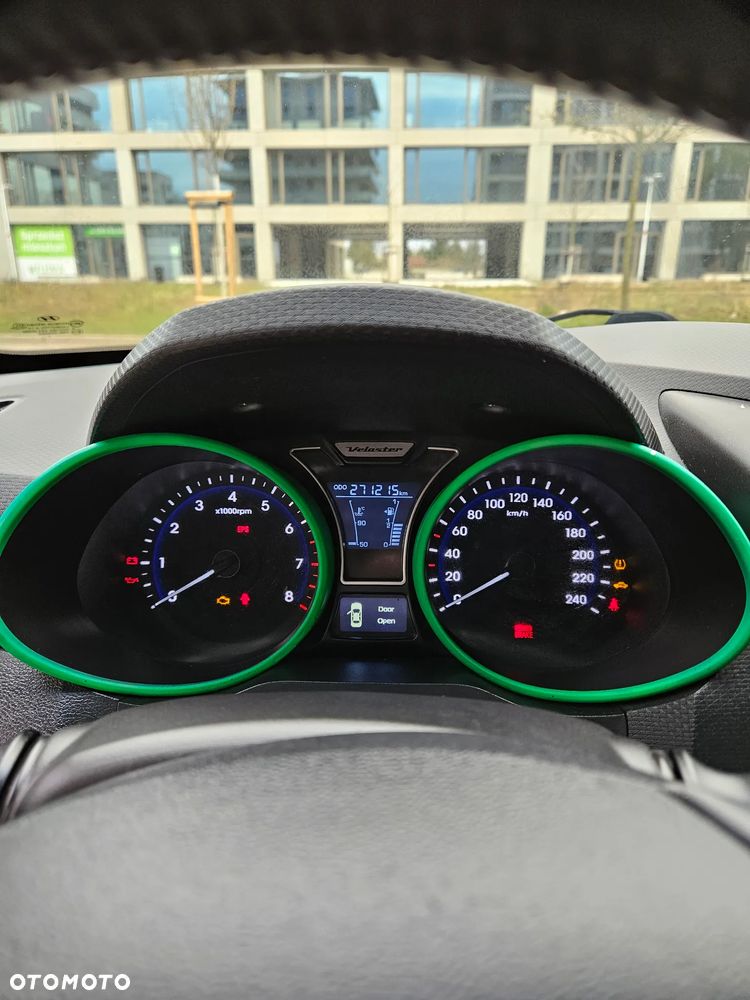 Hyundai Veloster 1.6 GDI Comfort - 11