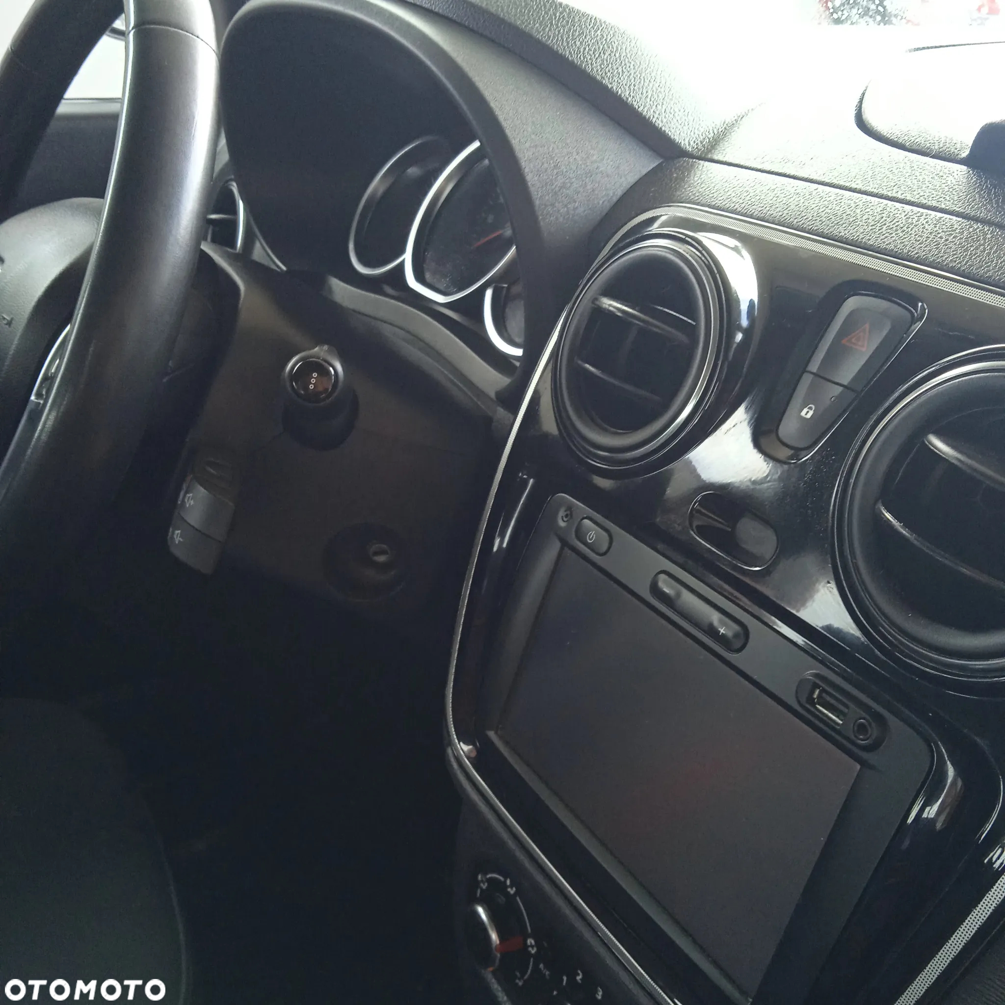 Dacia Lodgy 1.6 SCe Stepway S&S - 10