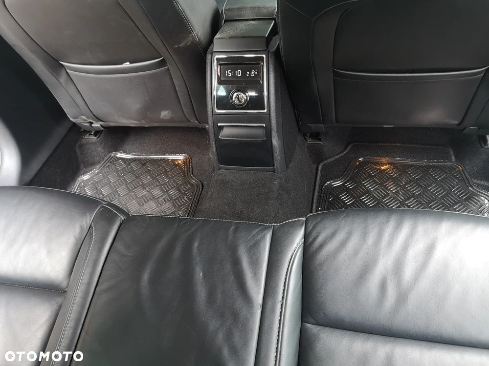 Skoda Superb 2.0 TDI DSG Elegance - 11