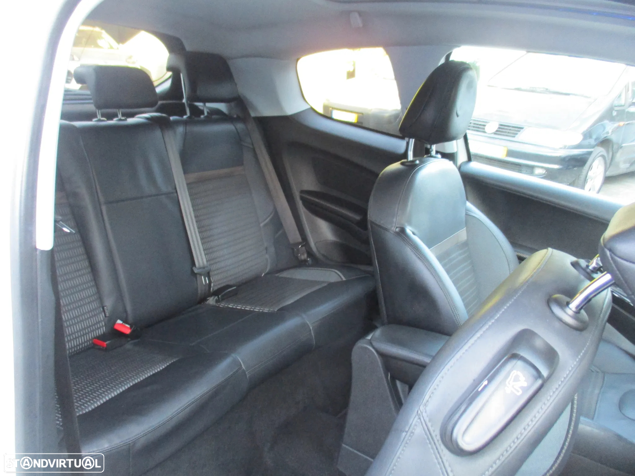 Peugeot 208 1.6 e-HDi Allure - 21