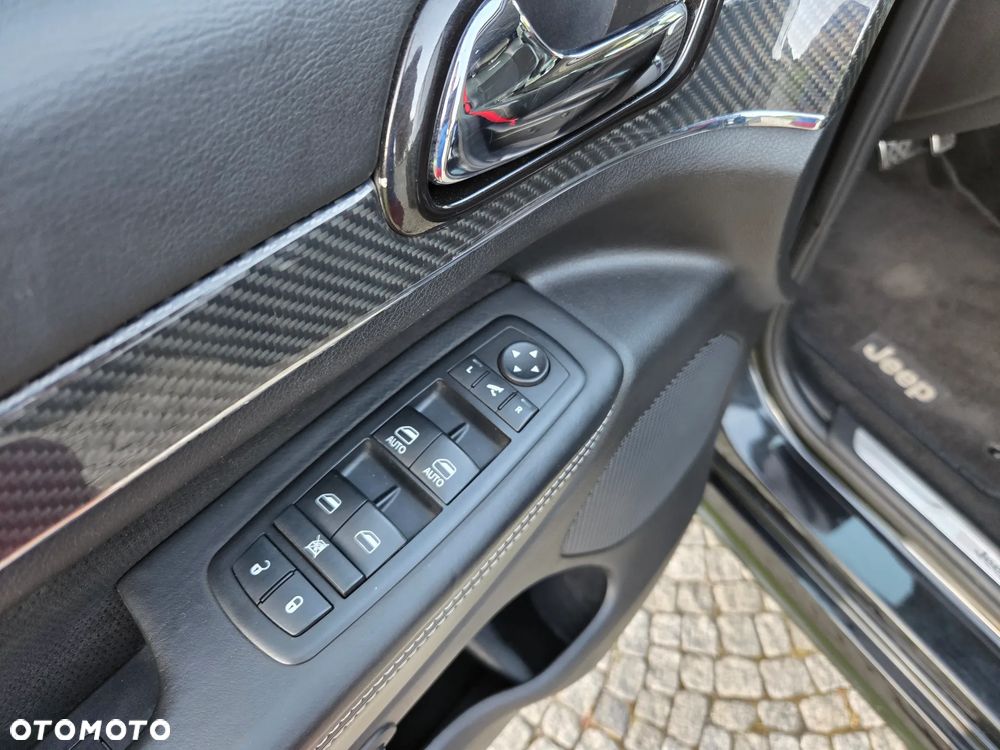Jeep Grand Cherokee 6.4 V8 SRT8 - 19