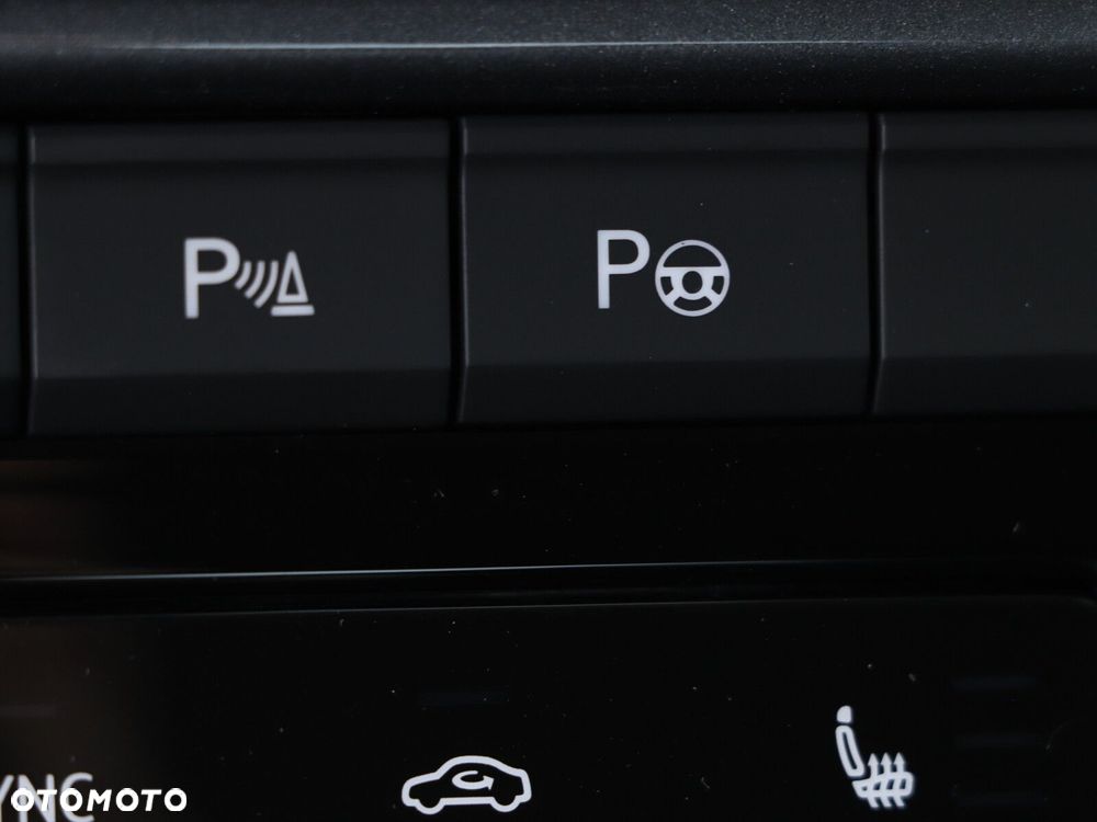 Volkswagen T-Roc - 23