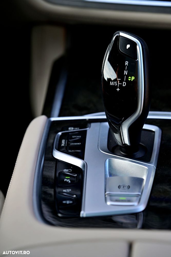 BMW Seria 7 745Le - 31