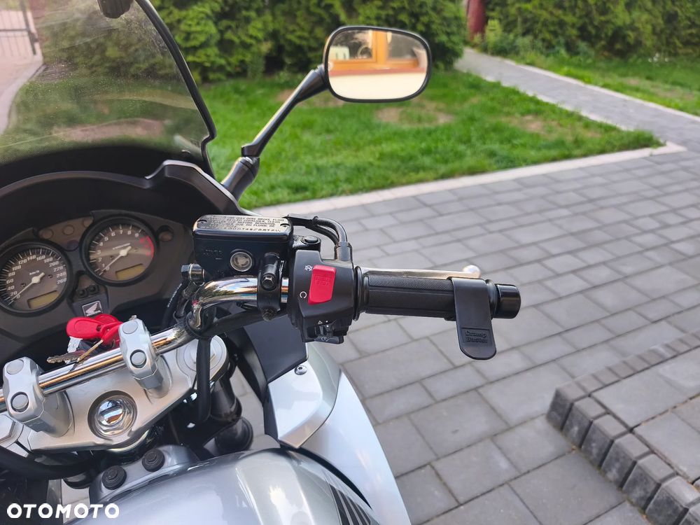Honda CBF - 23
