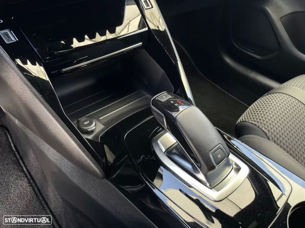 Peugeot 208 1.2 PureTech GT Line EAT8 - 43