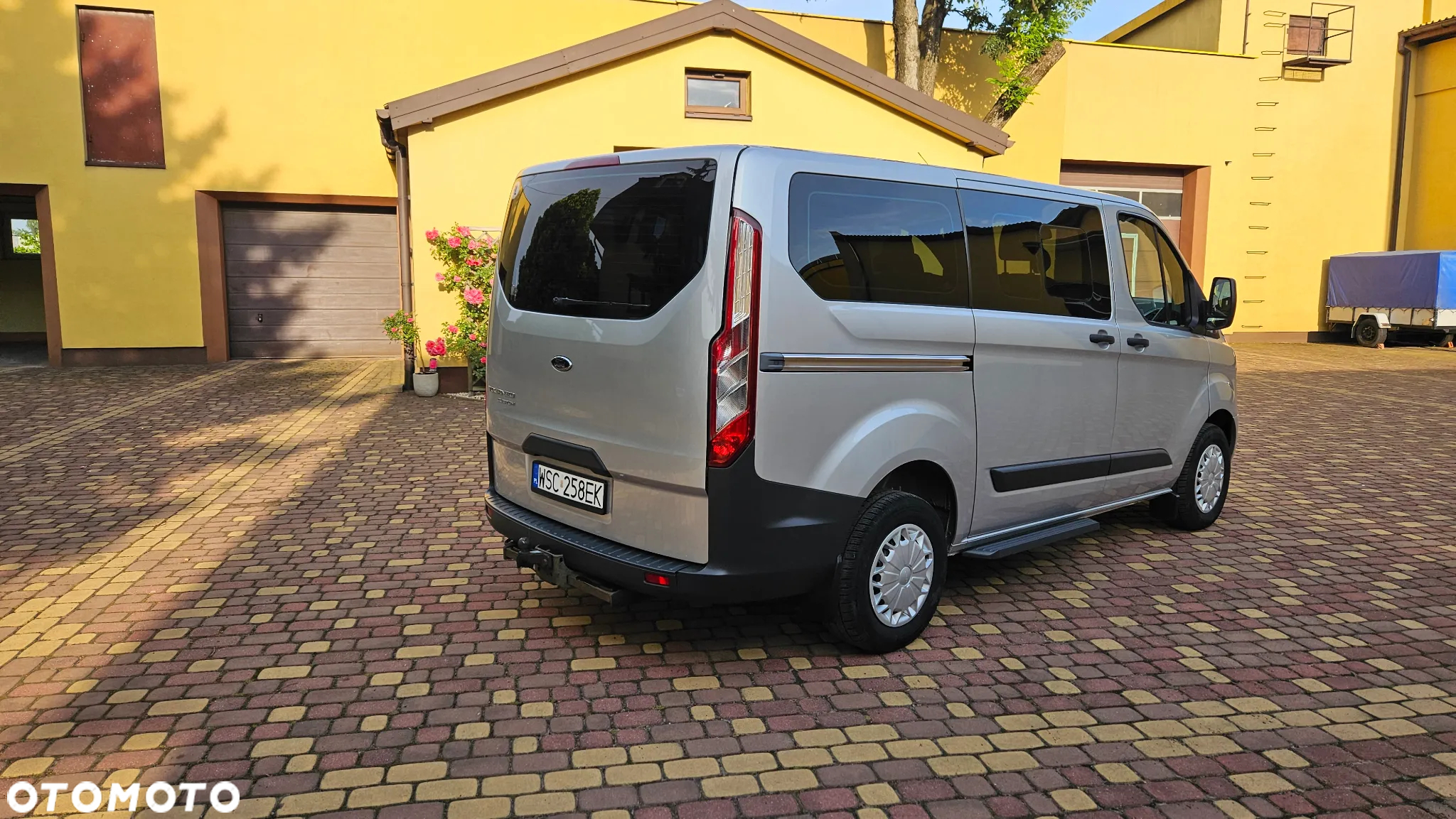 Ford Tourneo Custom - 5
