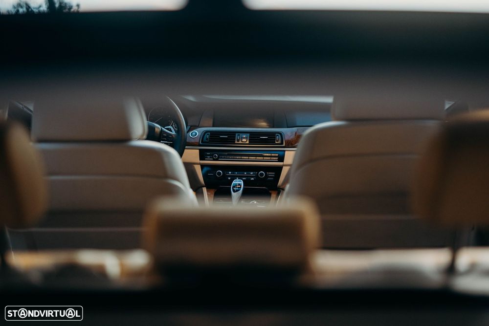 BMW 528 i Auto - 13