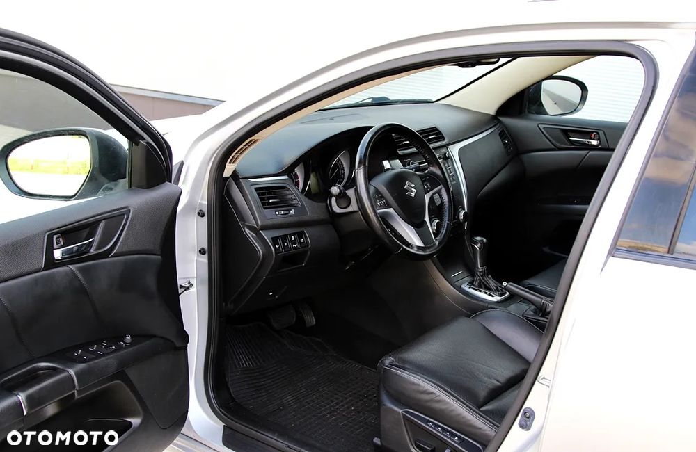 Suzuki Kizashi - 13