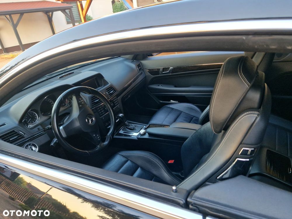 Mercedes-Benz Klasa E 250 CGI BlueEFFICIENCY Automatik Avantgarde - 12