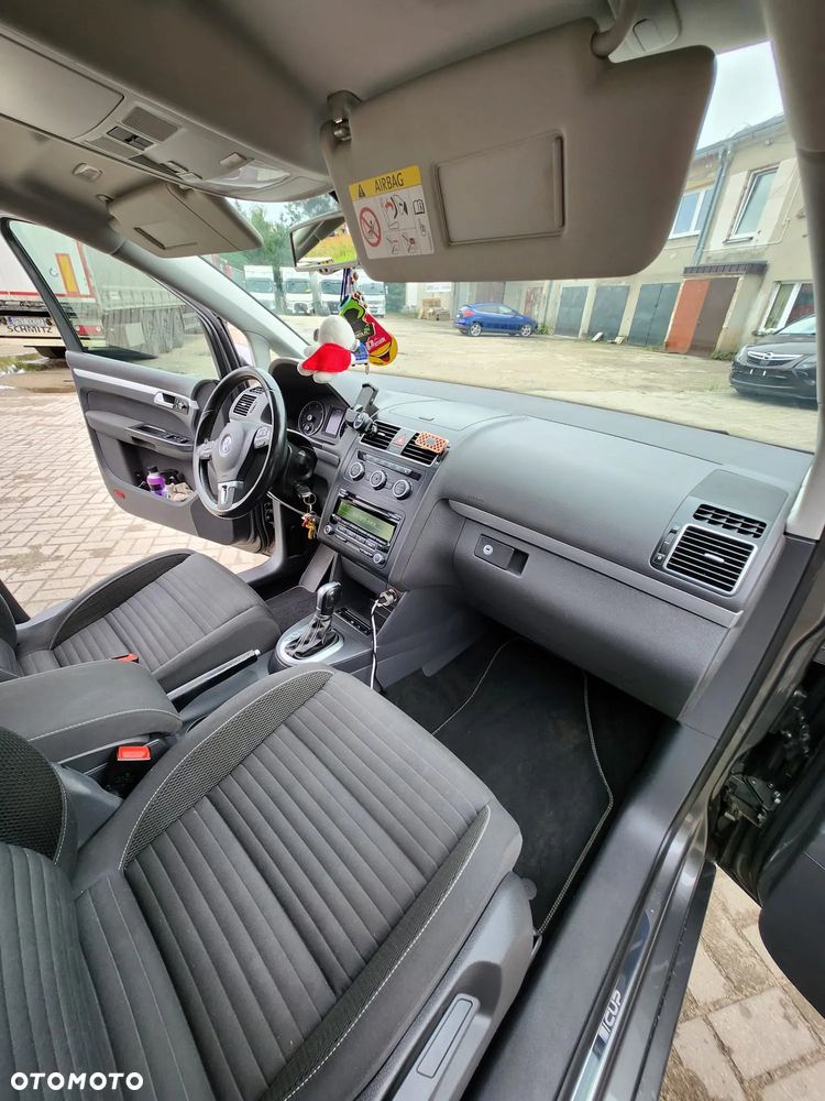 Volkswagen Touran 1.6 TDI DPF Highline DSG - 9