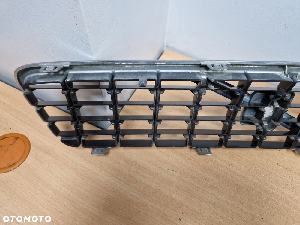 GRILL ATRAPA PLASTER MIODU VOLVO V50 S40 04-07 - 7