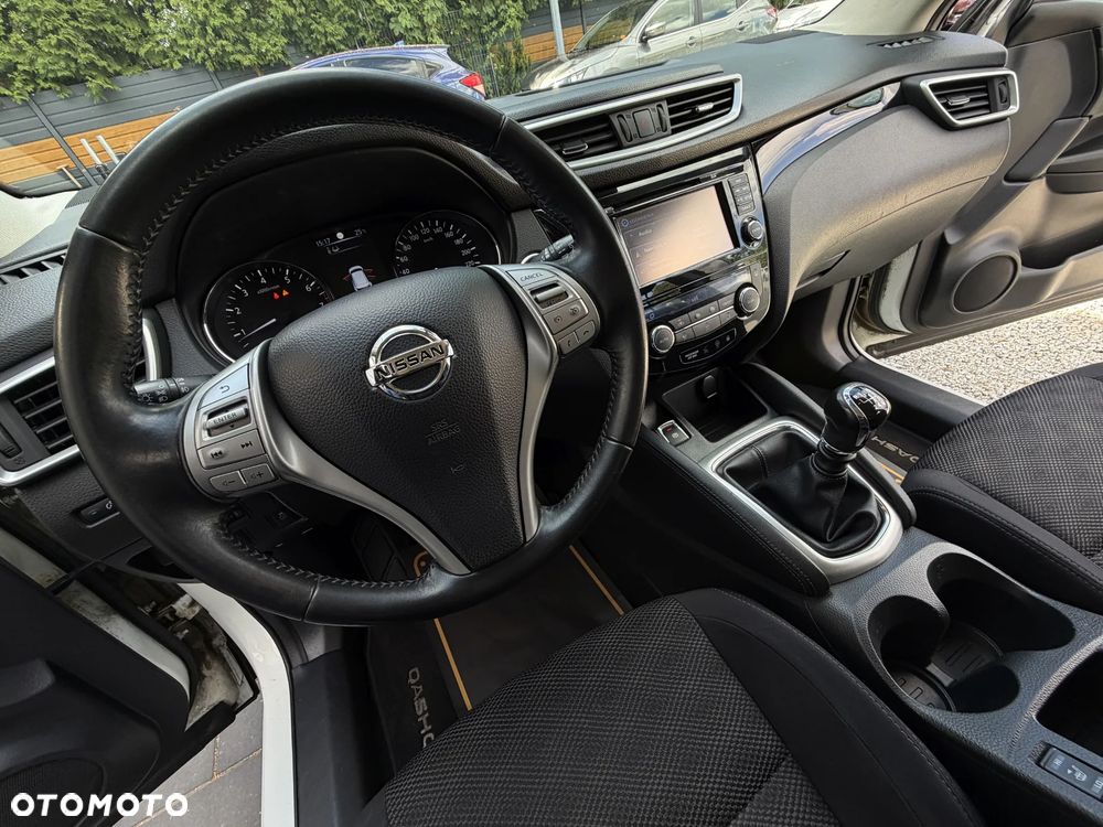 Nissan Qashqai 1.6 DIG-T N-Connecta - 30