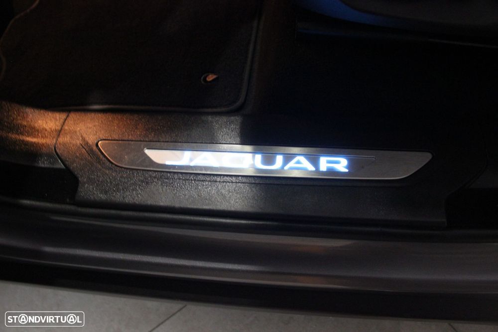 Jaguar F-Pace 2.0 i4D R-Sport AWD Aut. - 12