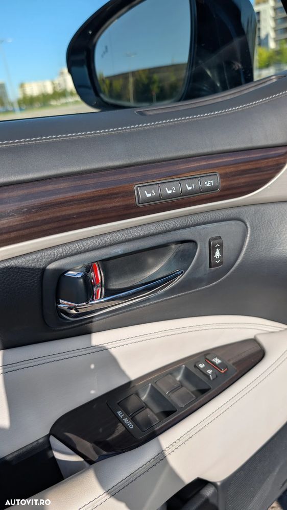 Lexus Seria LS - 17