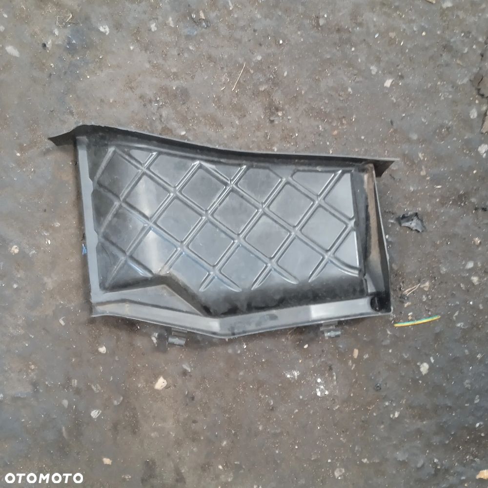 Obudowa filtra A4 B6 8E1819979 - 1