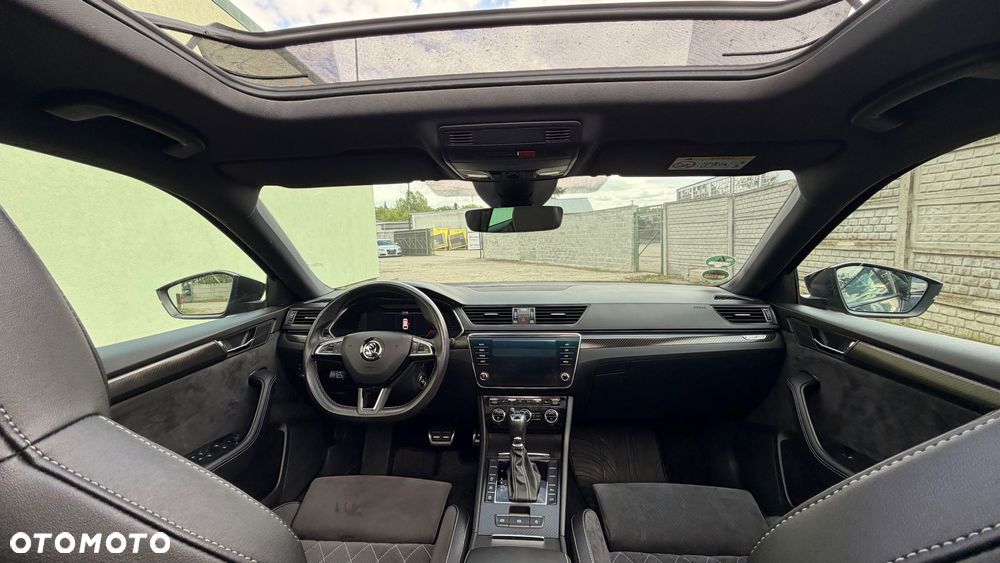 Skoda Superb 2.0 TDI DSG Sportline - 27