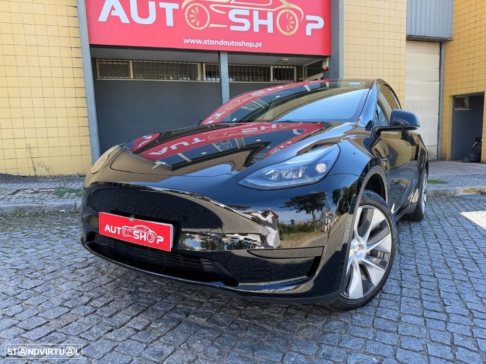 Tesla Model Y - 8