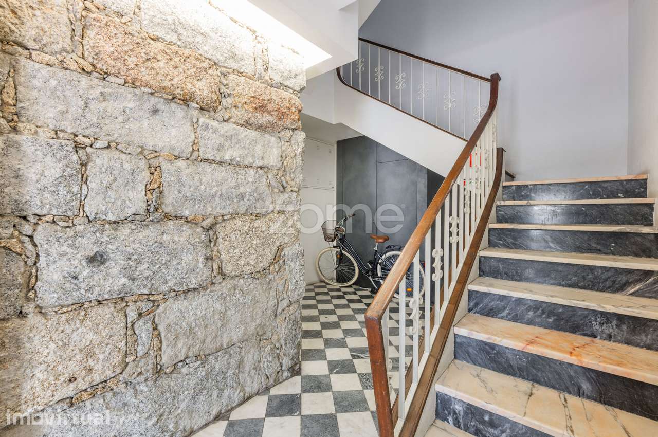 Apartamento T1 Duplex na Avenida da Liberdade, Braga - Grande imagem: 4/38