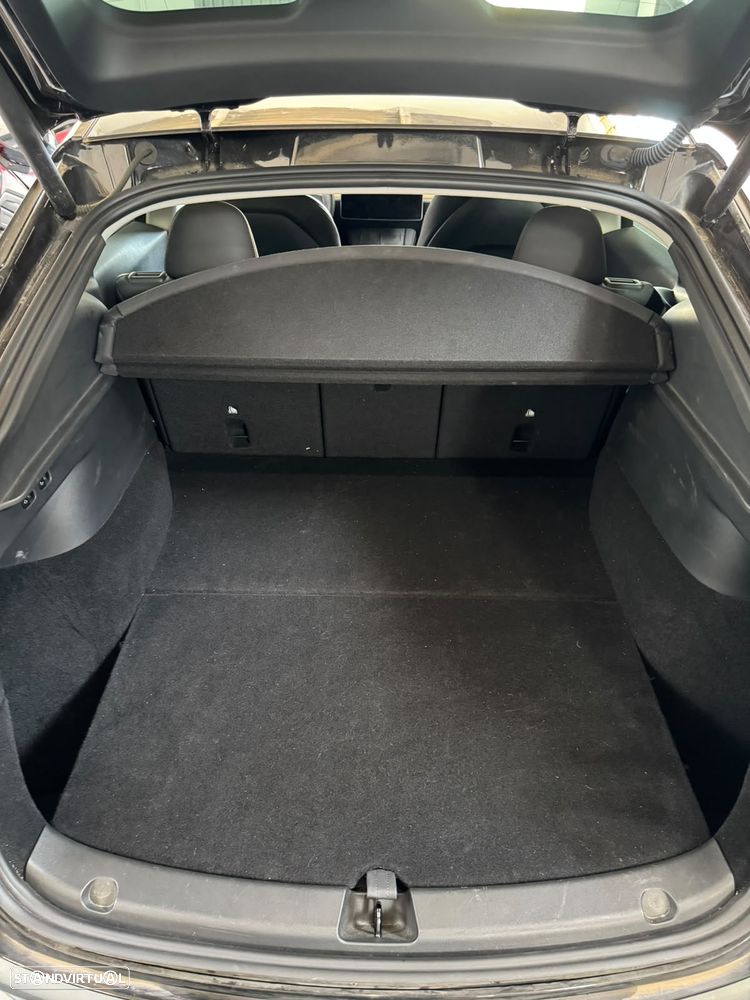 Tesla Model Y - 7