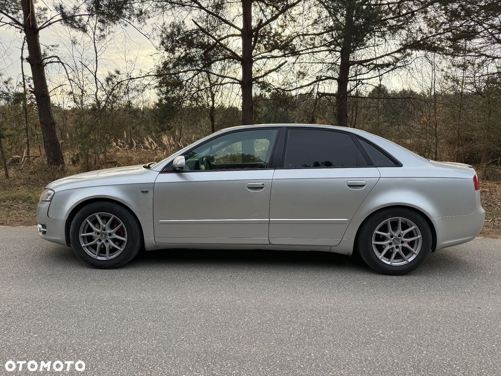 Audi A4 Limousine - 8